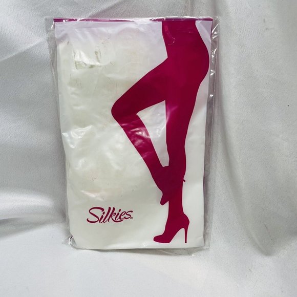 Silkies Microfiber Trouser Socks Regular Cream Creme Color #911029 Feet - Picture 2 of 7